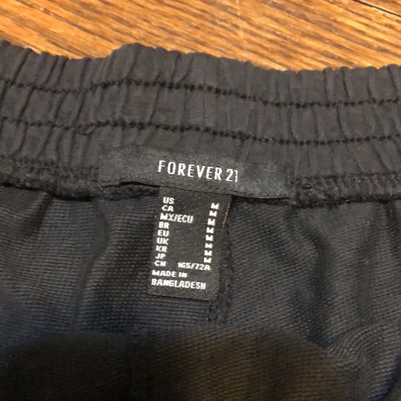 NWT Forever 21 casual shorts - Picture 3 of 6